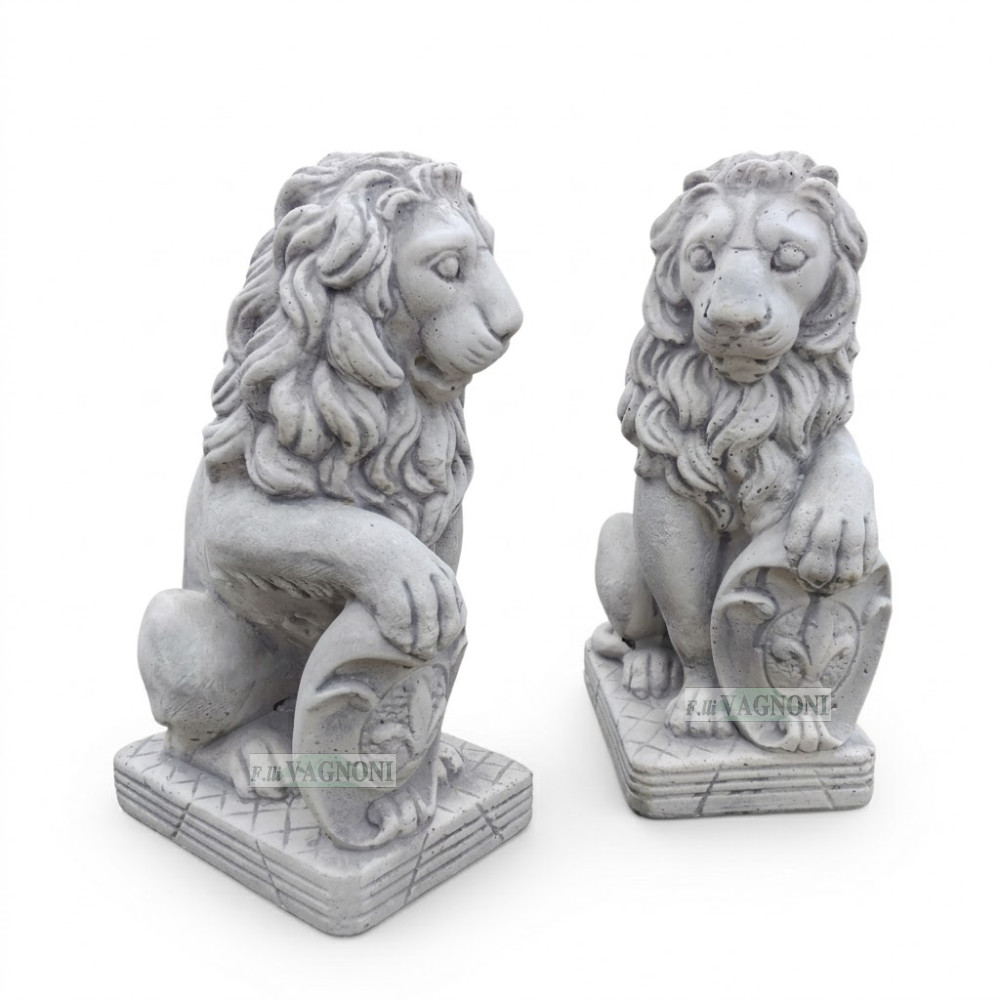 COPPIA DI LEONI IN CEMENTO E MARMO CON STEMMA ARALDICO CM.55